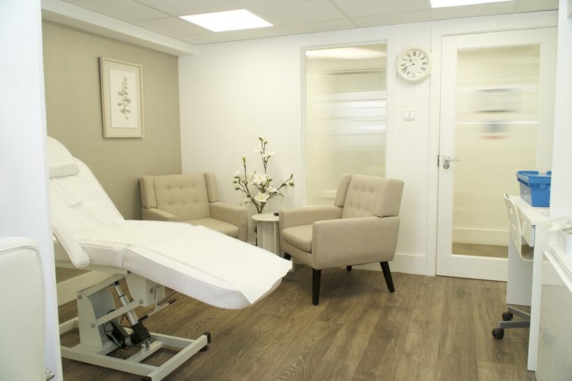 Bollo Lane, London W4 Retail property (high street) to rent - £1,050 pcm (£242 pw)