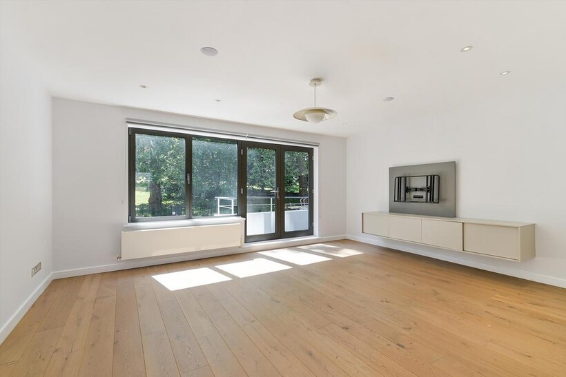 Meadowbank, Primrose Hill, London, NW3 5 bed terraced house to rent - £11,700 pcm (£2,700 pw)