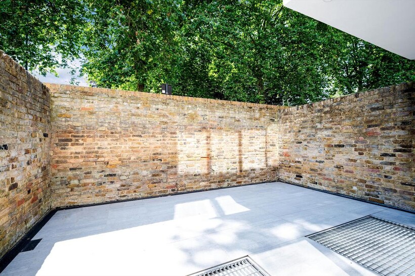 Meadowbank, Primrose Hill, London, NW3 5 bed terraced house to rent - £11,700 pcm (£2,700 pw)