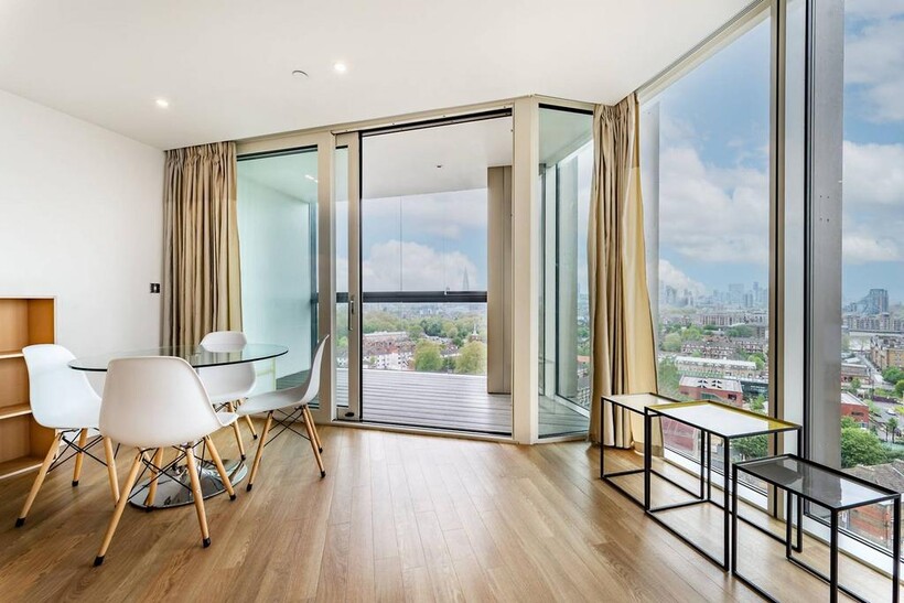 Maple Quays, Canada Water, London, SE16 2 bed flat to rent - £3,575 pcm (£825 pw)