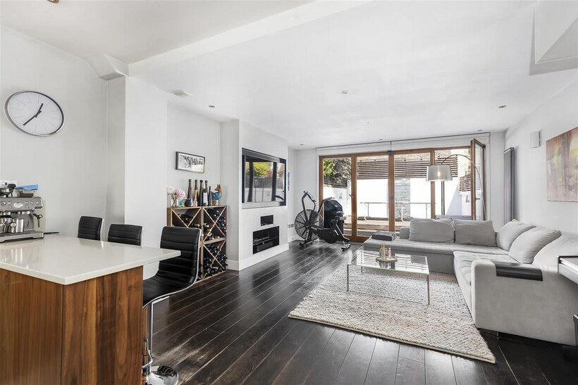 Ravenshaw Street, West Hampstead NW6 4 bed terraced house to rent - £5,400 pcm (£1,246 pw)