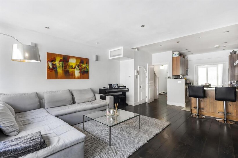 Ravenshaw Street, West Hampstead NW6 4 bed terraced house to rent - £5,400 pcm (£1,246 pw)