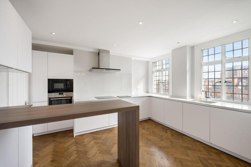 Chiltern Court, Baker Street, London... 4 bed flat to rent - £9,000 pcm (£2,077 pw)