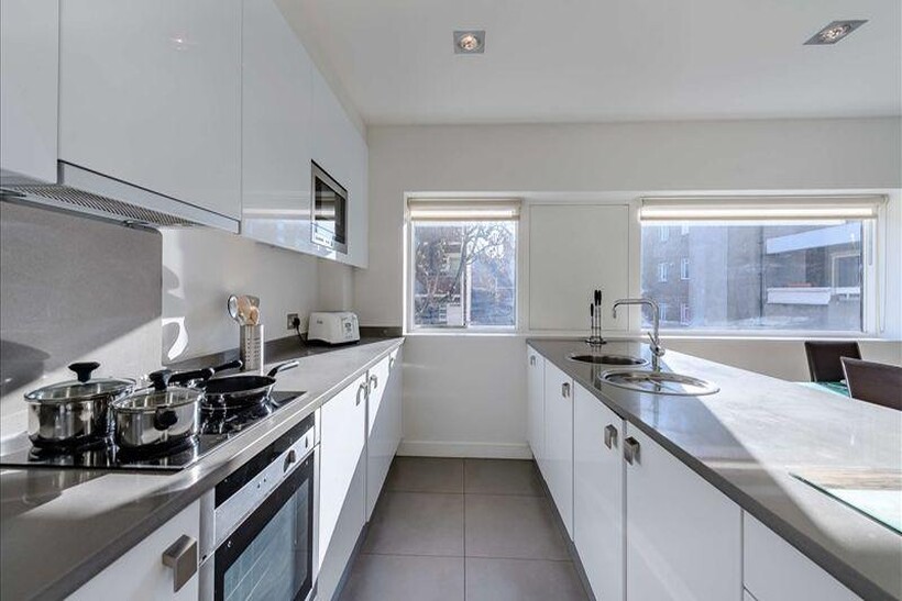 Fulham Road, London SW3 2 bed flat to rent - £4,875 pcm (£1,125 pw)