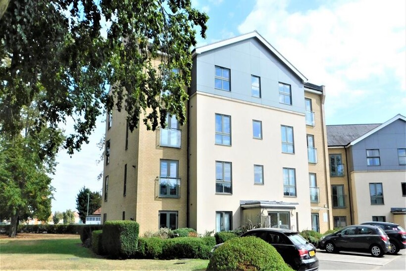 Bradman Court, Colchester CO2 2 bed apartment to rent - £1,050 pcm (£242 pw)