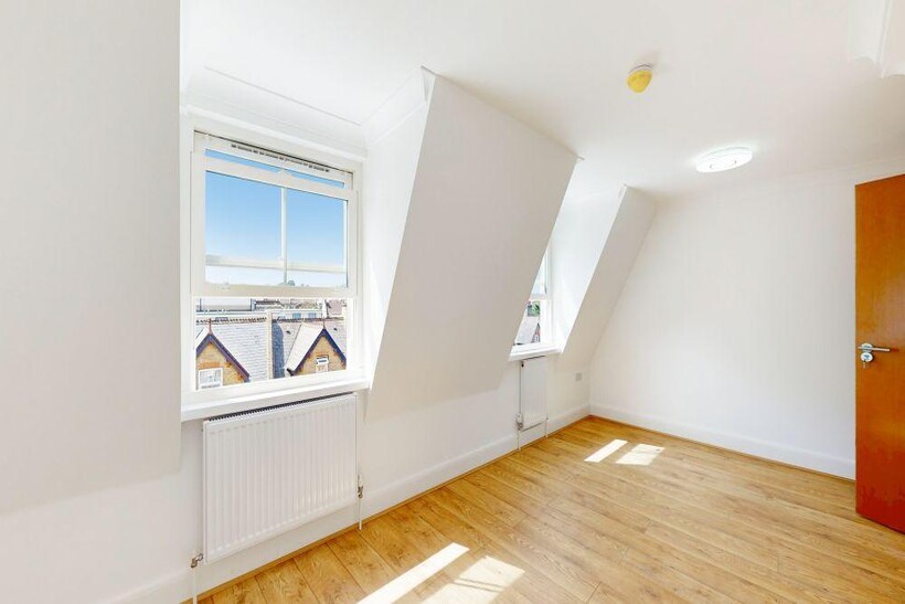 NW10 3 bed apartment to rent - £2,999 pcm (£692 pw)