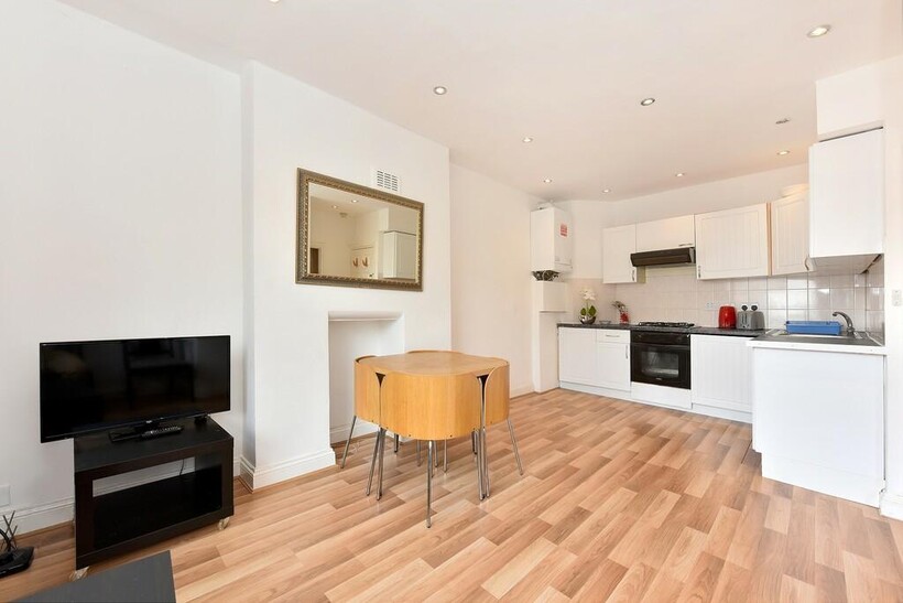 Moscow Road, Bayswater, W2 1 bed flat to rent - £2,297 pcm (£530 pw)