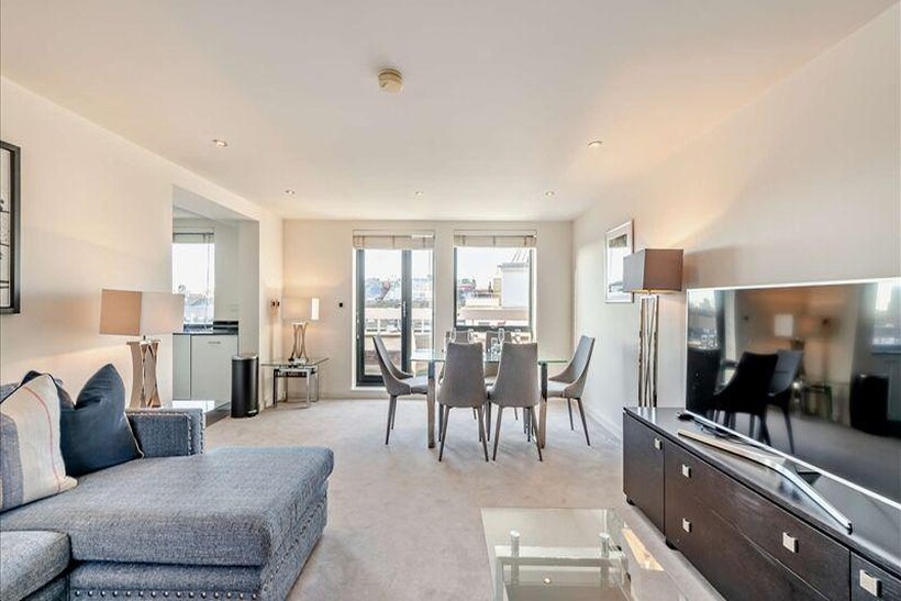 Fulham Road, London SW3 2 bed flat to rent - £5,091 pcm (£1,175 pw)