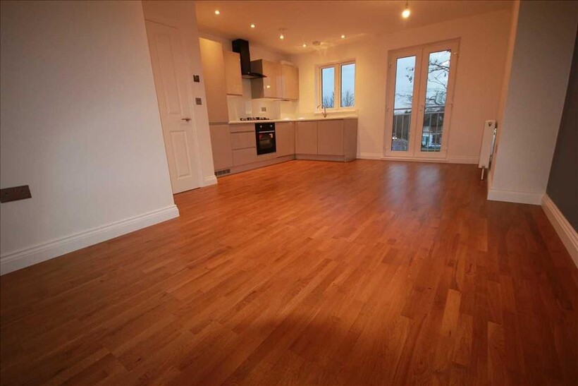 301 Kingsbury Road, London NW9 1 bed flat to rent - £1,500 pcm (£346 pw)