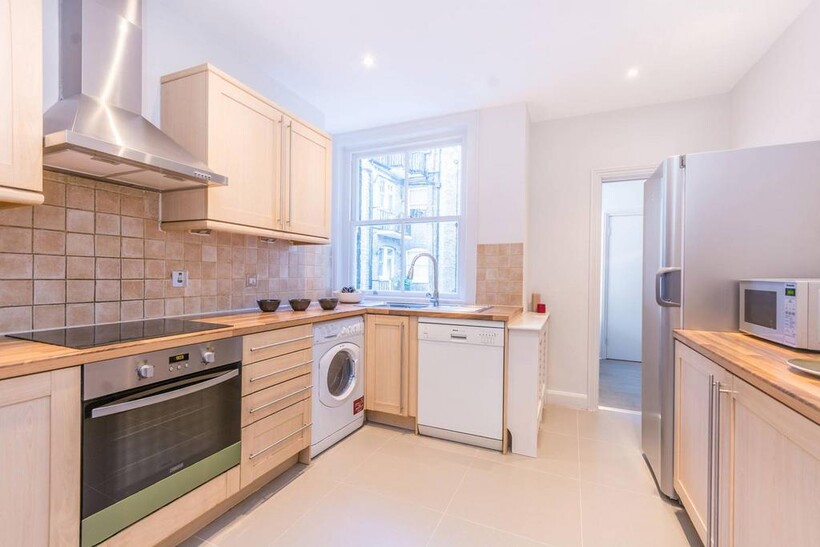 Brown Street, Marylebone, London, W1H 3 bed flat to rent - £6,933 pcm (£1,600 pw)