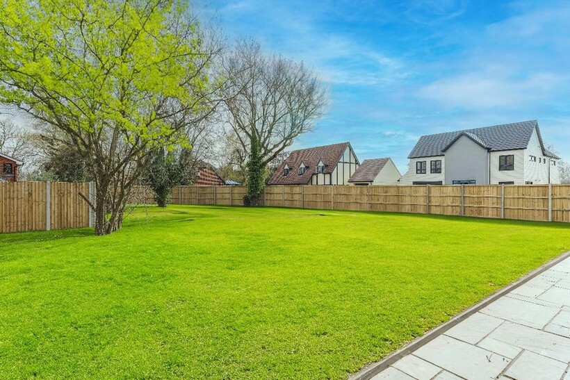 Cranfield Park Road, Wickford SS12 5 bed detached house to rent - £4,350 pcm (£1,004 pw)
