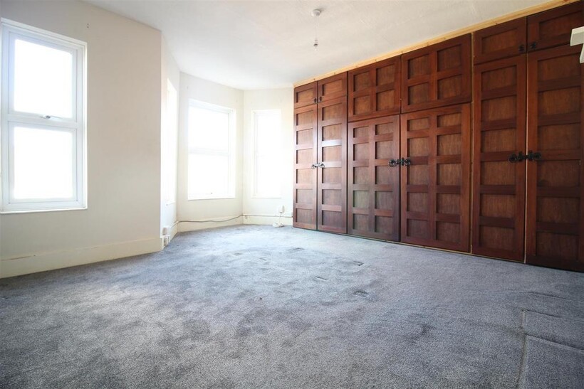 York Road, Hampshire GU11 1 bed in a house share to rent - £545 pcm (£126 pw)