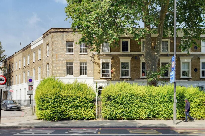 City Road, Angel, London, EC1V 2 bed flat to rent - £3,077 pcm (£710 pw)