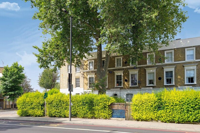 City Road, Angel, London, EC1V 2 bed flat to rent - £3,077 pcm (£710 pw)