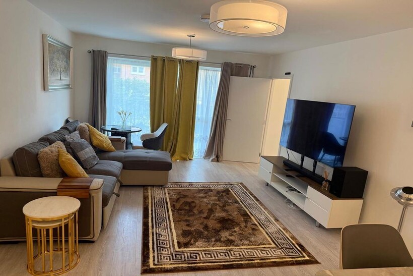 223 Harrow View, Harrow HA1 3 bed flat to rent - £6,000 pcm (£1,385 pw)