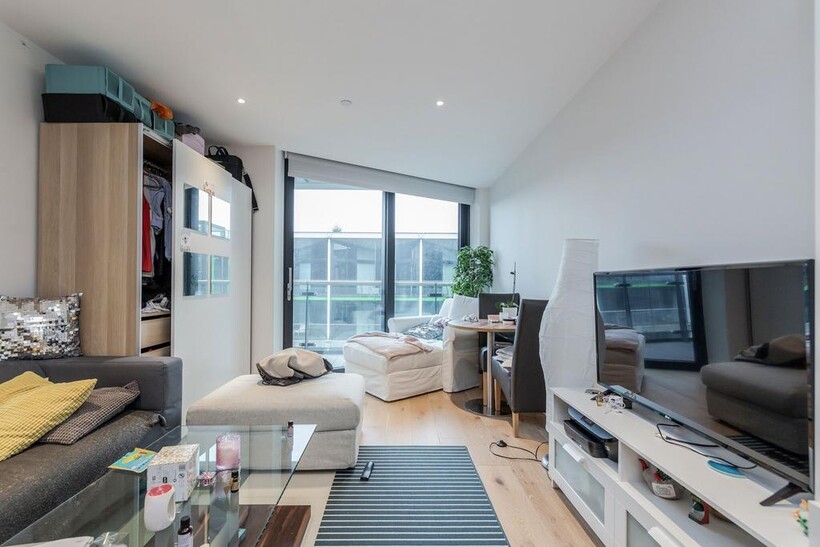 Riverlight Quay, London  SW8 1 bed apartment to rent - £2,899 pcm (£669 pw)