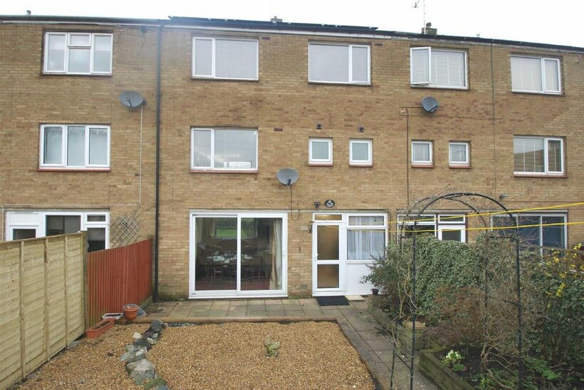 Barley Croft, Leverstock Green, Hemel... House share to rent - £580 pcm (£134 pw)