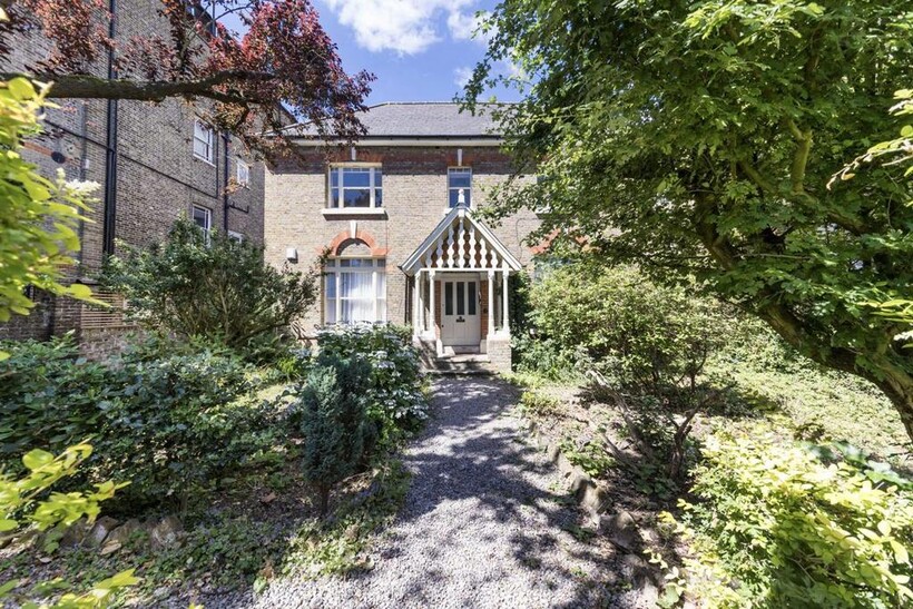 Carleton Road, London N7 2 bed flat to rent - £2,448 pcm (£565 pw)
