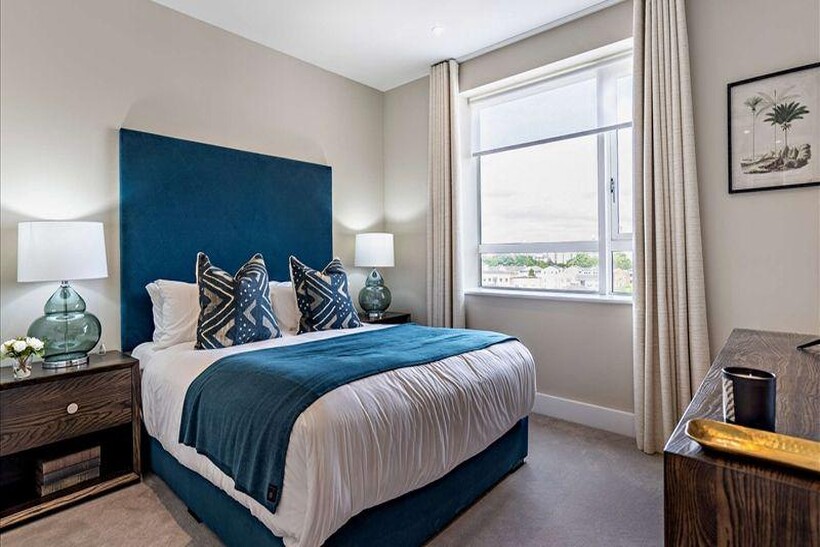 Westferry Circus, London E14 2 bed apartment to rent - £3,943 pcm (£910 pw)
