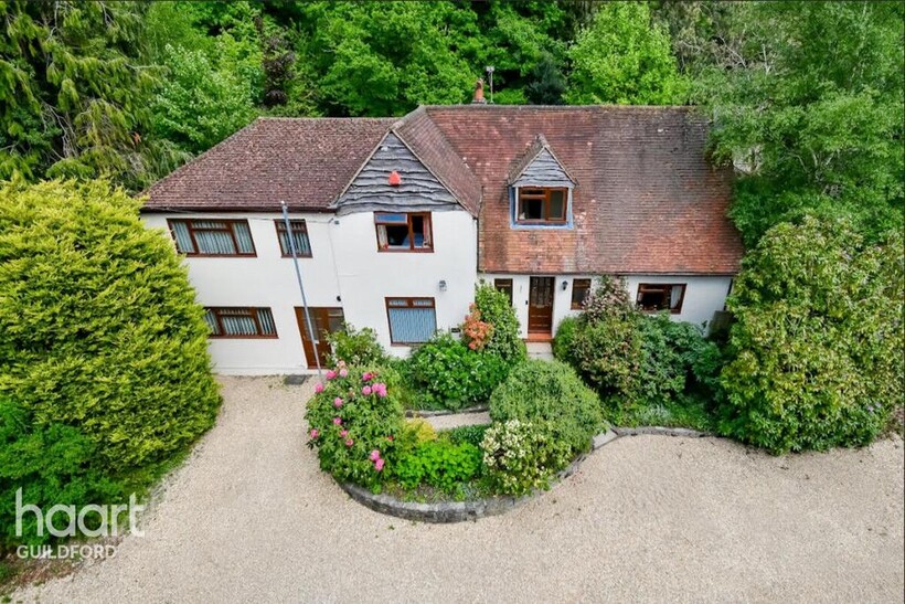 Frimley Road, Surrey 6 bed detached house to rent - £3,950 pcm (£912 pw)