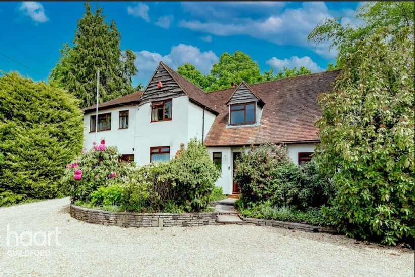 Frimley Road, Surrey 6 bed detached house to rent - £3,950 pcm (£912 pw)
