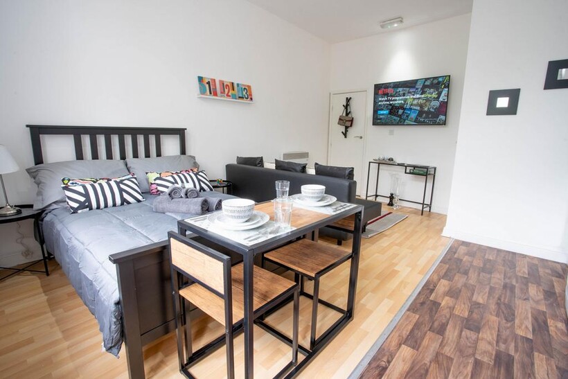 109-111 Chapeltown Road, Leeds LS7 1 bed house to rent - £806 pcm (£186 pw)