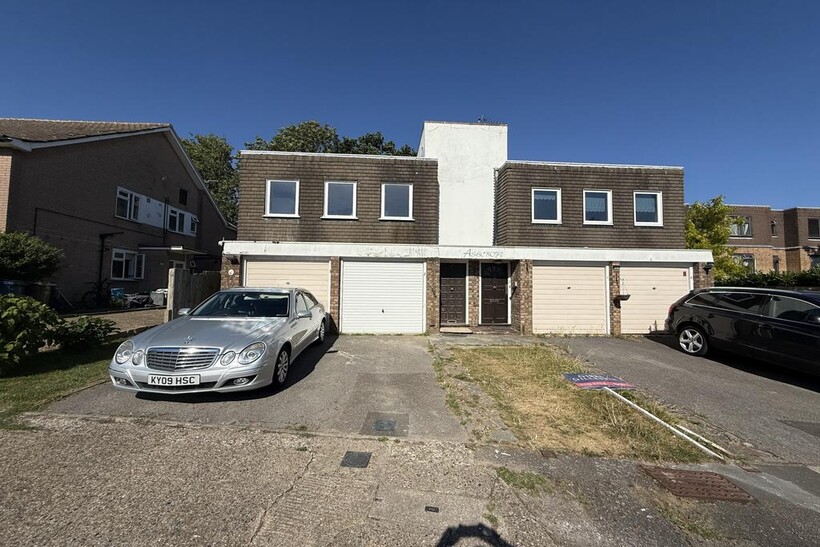 3 Bedroom Maisonette for Rent in Stanmore