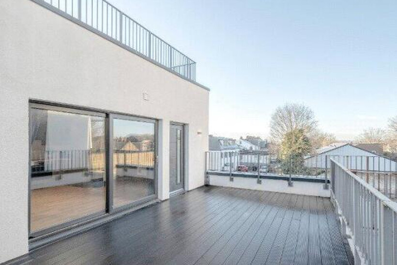 Avenir Court, Ballards Lane, London 3 bed apartment to rent - £3,350 pcm (£773 pw)
