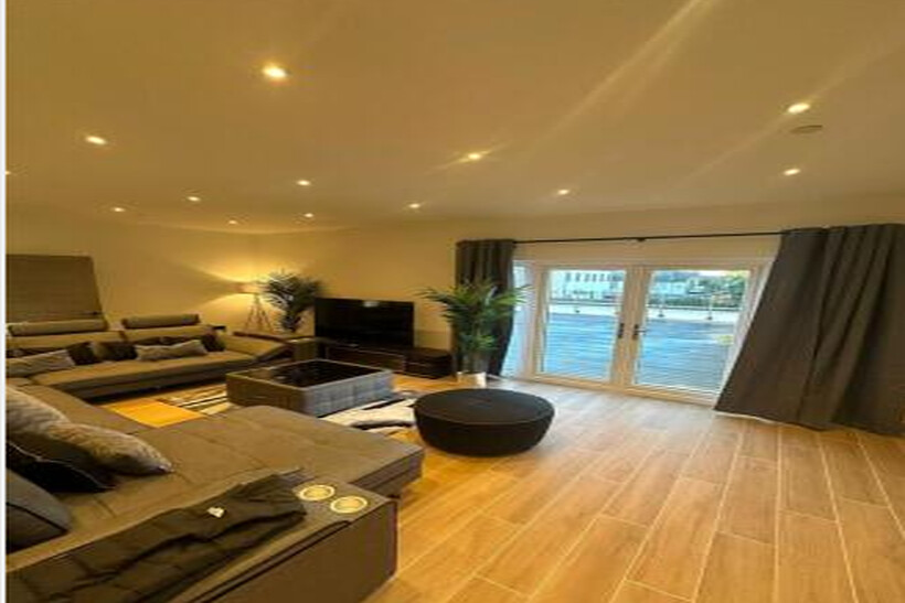 Avenir Court, Ballards Lane, London 3 bed apartment to rent - £3,350 pcm (£773 pw)