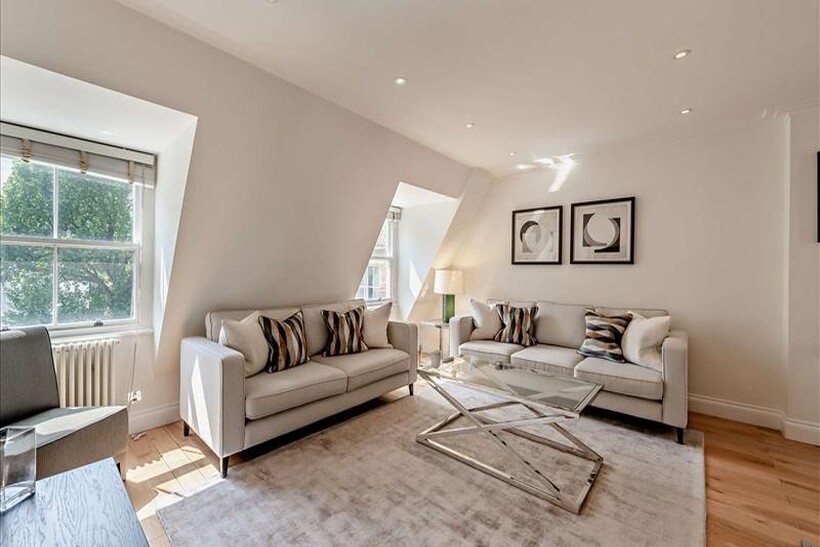 Grosvenor Hill, London W1K 1 bed property to rent - £4,819 pcm (£1,112 pw)