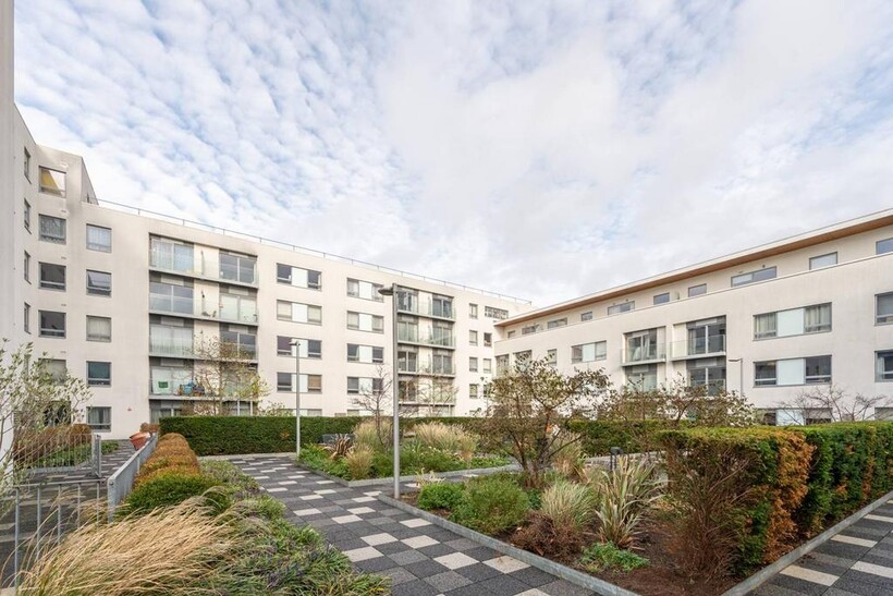 DERRY COURT, Streatham, London, SW16 2 bed flat to rent - £2,070 pcm (£478 pw)