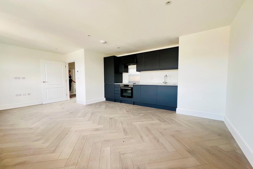 High Street 1 bed apartment to rent - £1,425 pcm (£329 pw)