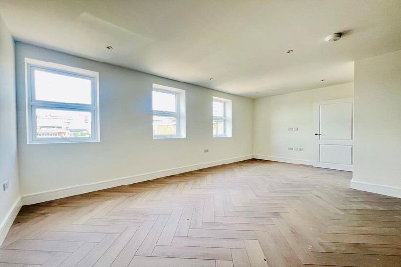 High Street 1 bed apartment to rent - £1,425 pcm (£329 pw)