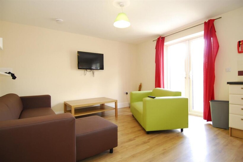 4 Quaker Lane004.JPG