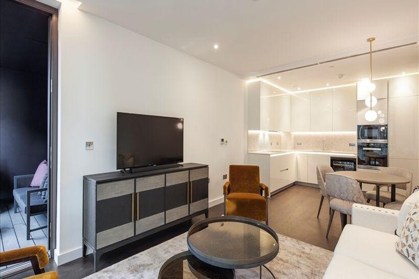 Charles Clowes Walk, London SW11 2 bed apartment to rent - £5,165 pcm (£1,192 pw)