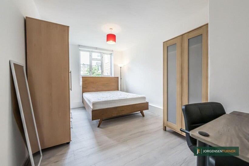 Stroudley House, SW8 4 bed flat to rent - £3,495 pcm (£807 pw)