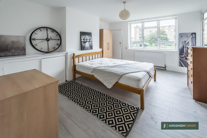 Stroudley House, SW8 4 bed flat to rent - £3,495 pcm (£807 pw)