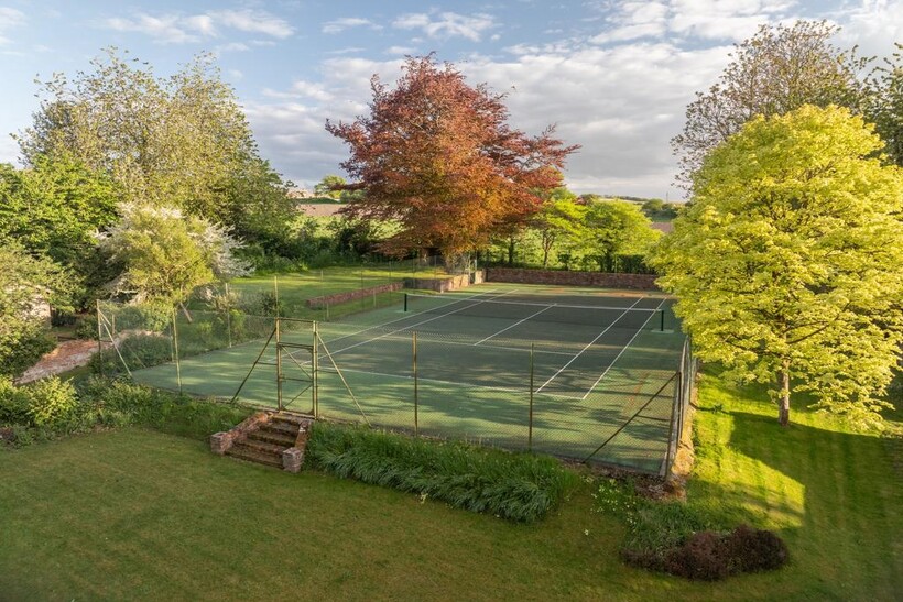 Orchard house   tennis court 1