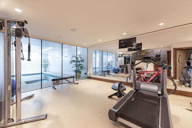 Redington Road, Hampstead NW3 9 bed detached house to rent - £43,333 pcm (£10,000 pw)