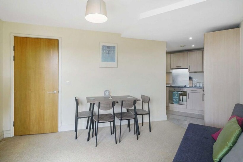 Greyhound Hill, Hendon NW4 1 bed flat to rent - £1,590 pcm (£367 pw)