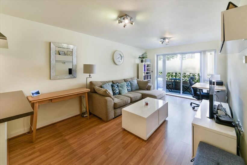 Epad Apartments, Broomfield Street... 1 bed flat to rent - £1,842 pcm (£425 pw)