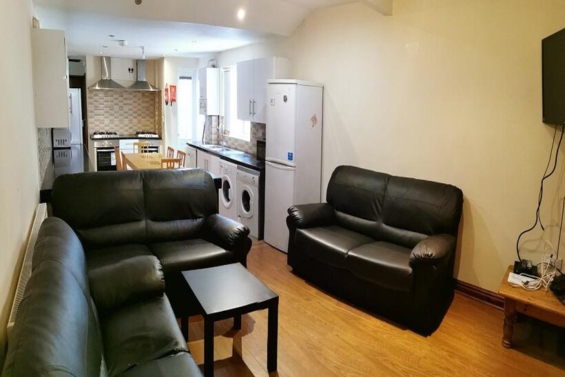 Alton Road, Birmingham B29 8 bed semi-detached house to rent - £3,467 pcm (£800 pw)