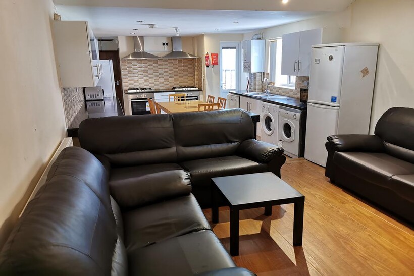 Alton Road, Birmingham B29 8 bed semi-detached house to rent - £3,467 pcm (£800 pw)