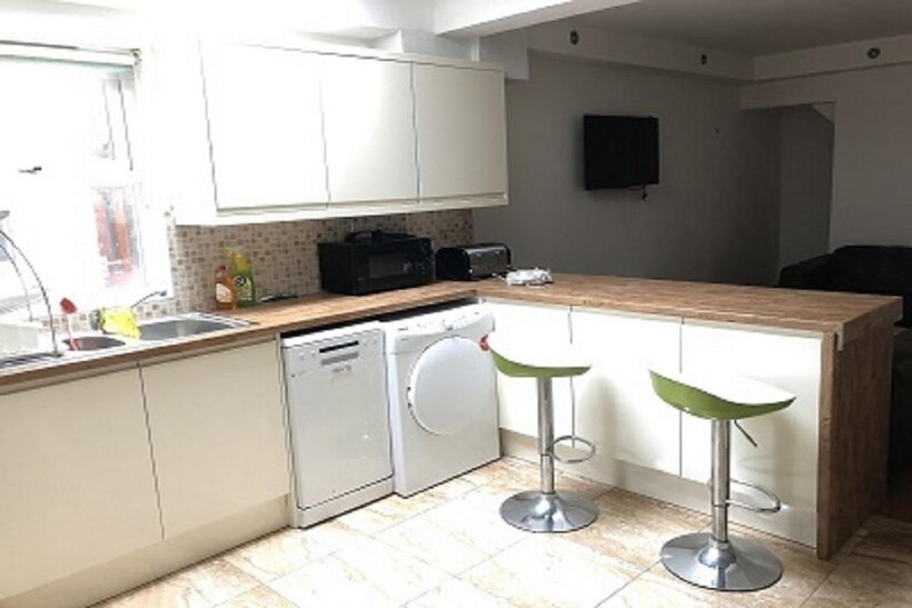 Alton Road, Birmingham B29 7 bed detached house to rent - £3,033 pcm (£700 pw)