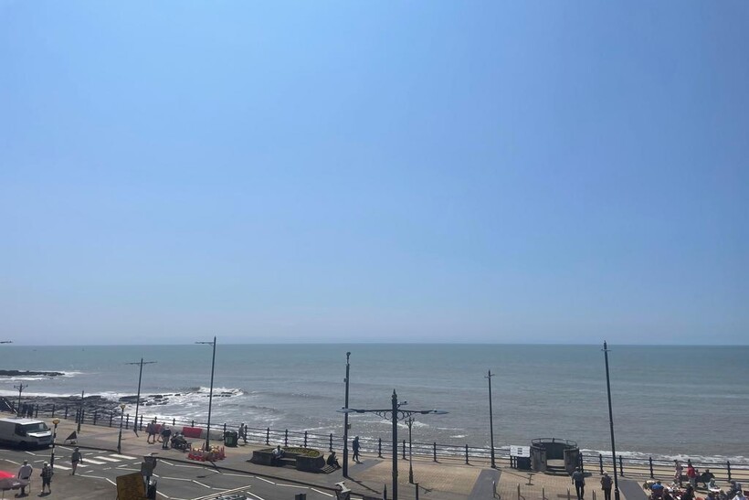 Esplanade, Porthcawl CF36 1 bed apartment to rent - £1,200 pcm (£277 pw)