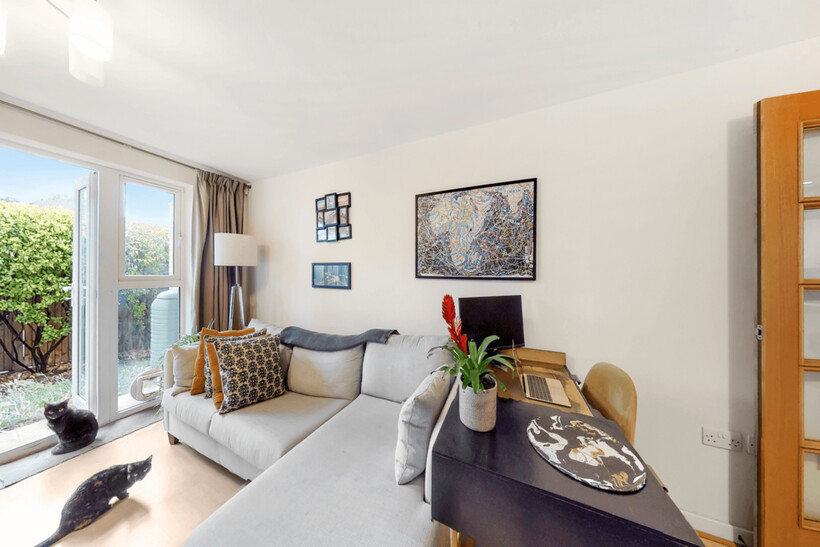 Poynders Road, London, SW4 2 bed apartment to rent - £2,330 pcm (£538 pw)