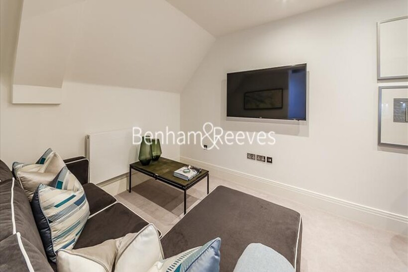 Palace Wharf,  Hammersmith W6 2 bed apartment to rent - £5,893 pcm (£1,360 pw)