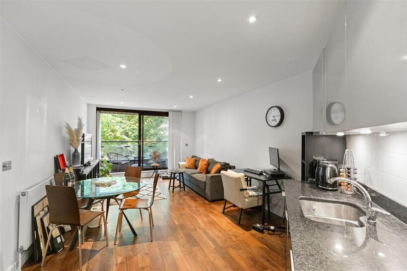 Kimberley Road, London NW6 1 bed flat to rent - £2,162 pcm (£499 pw)
