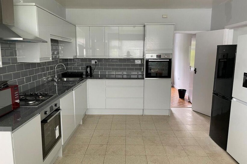 CANNON CLOSE, CANNON PARK, COVENTRY... 6 bed detached house to rent - £2,650 pcm (£612 pw)