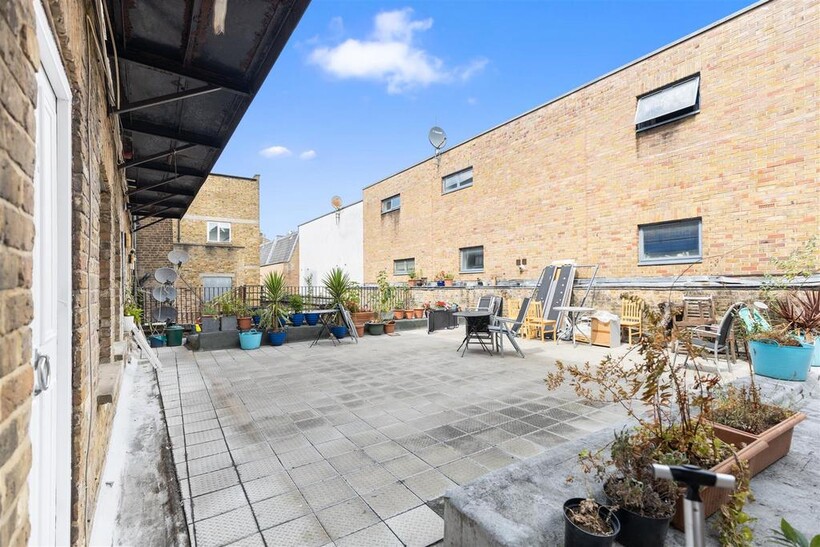 Portobello Road, Notting Hill W11 1 bed apartment to rent - £1,725 pcm (£398 pw)